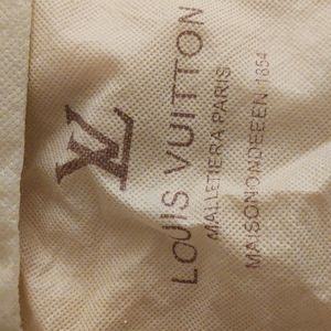 2 LV Dust Covers